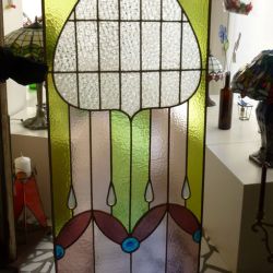 Restauración de vidriera emplomada perteneciente a mueble del ebanista modernista Gaspar Homar