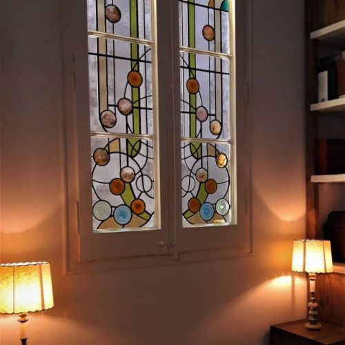 Vitral para recibidor Ronda Sant Antoni. Detalle en piezas de Magic Lanter