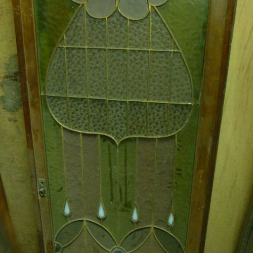 Restauración de vidriera emplomada perteneciente a mueble del ebanista modernista Gaspar Homar