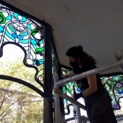Montaje vitral emplomado estructura de hierro