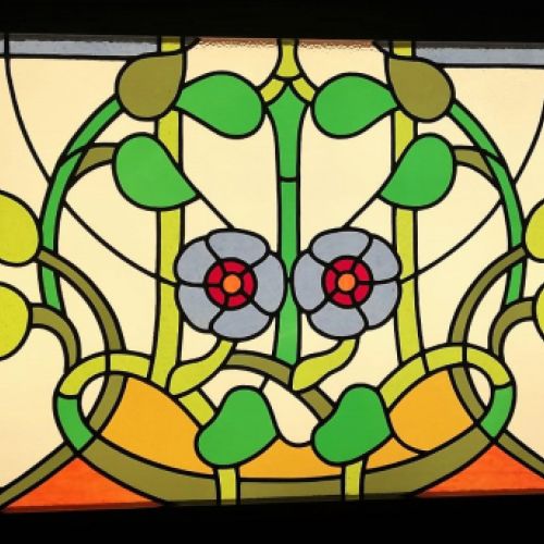 Ventana interior diseño modernista. Inspirado en columnas del Palau de la Música Catalana