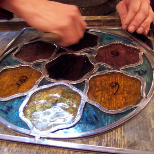 Restauración vidriera emplomada. Casa de les Punxes