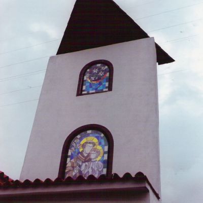 Vidriera emplomada. San Antonio de Padua. Rotonda San Antonio de los Altos. Venezuela