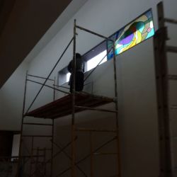 Instalación vitral con vidrio de seguridad exterior antibalas