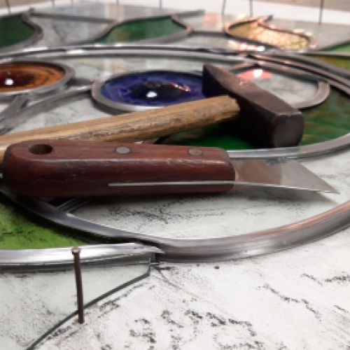 Taller de emplomado y herramientas